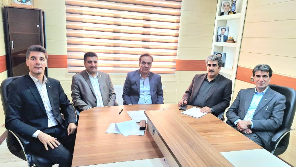 نخستین-جلسه‌یِ-هشتمین-دوره-هیات‌مدیره-کانون-وکلای-دادگستری-لرستان